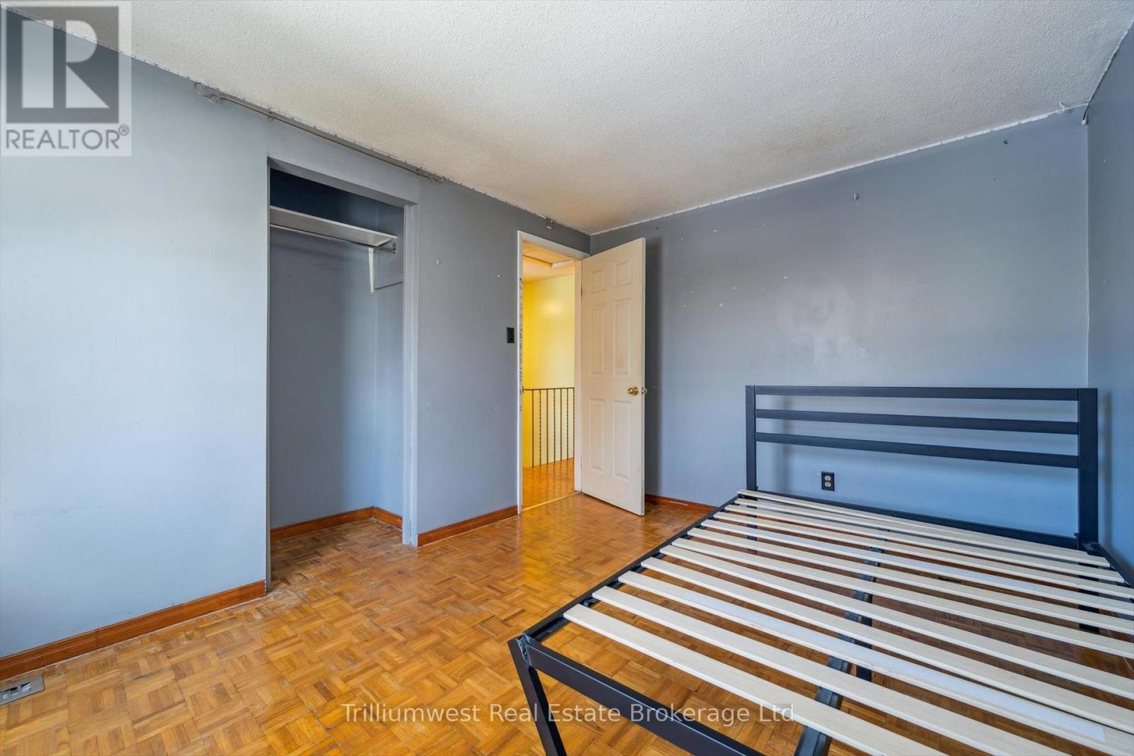 3173 Gwendale Crescent, Mississauga, Ontario L5A 3B6 - Photo 27 - W12539552