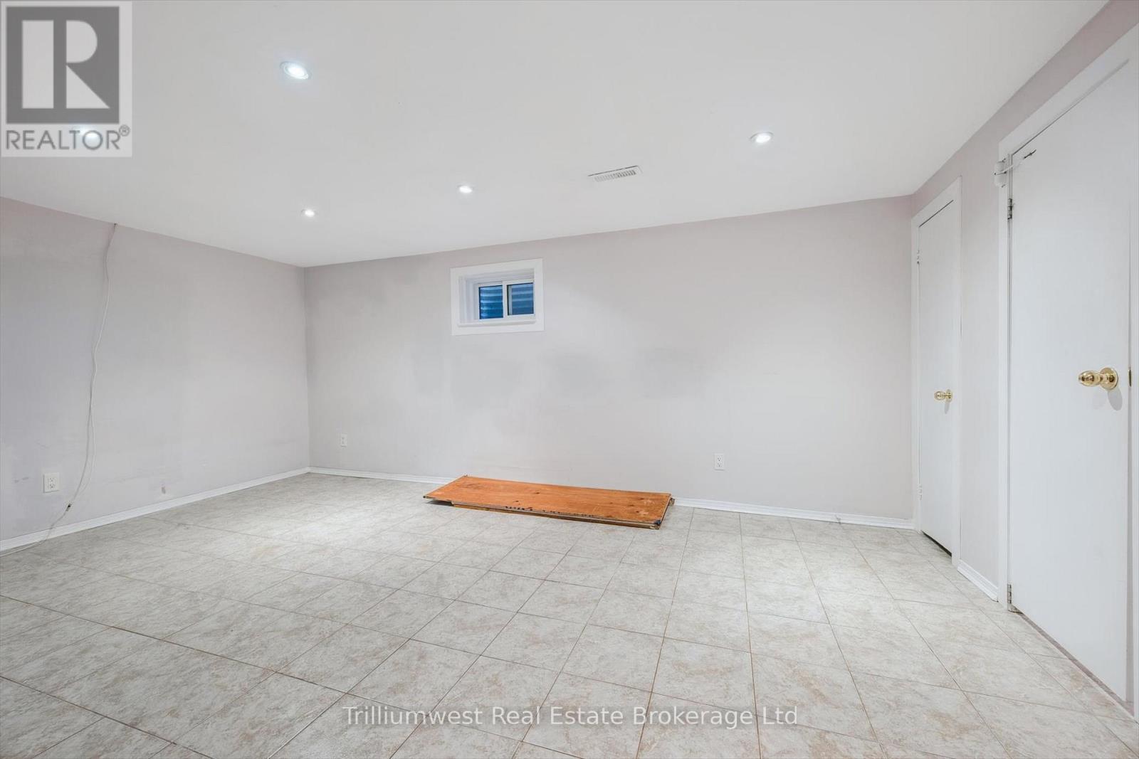 3173 Gwendale Crescent, Mississauga, Ontario L5A 3B6 - Photo 32 - W12539552