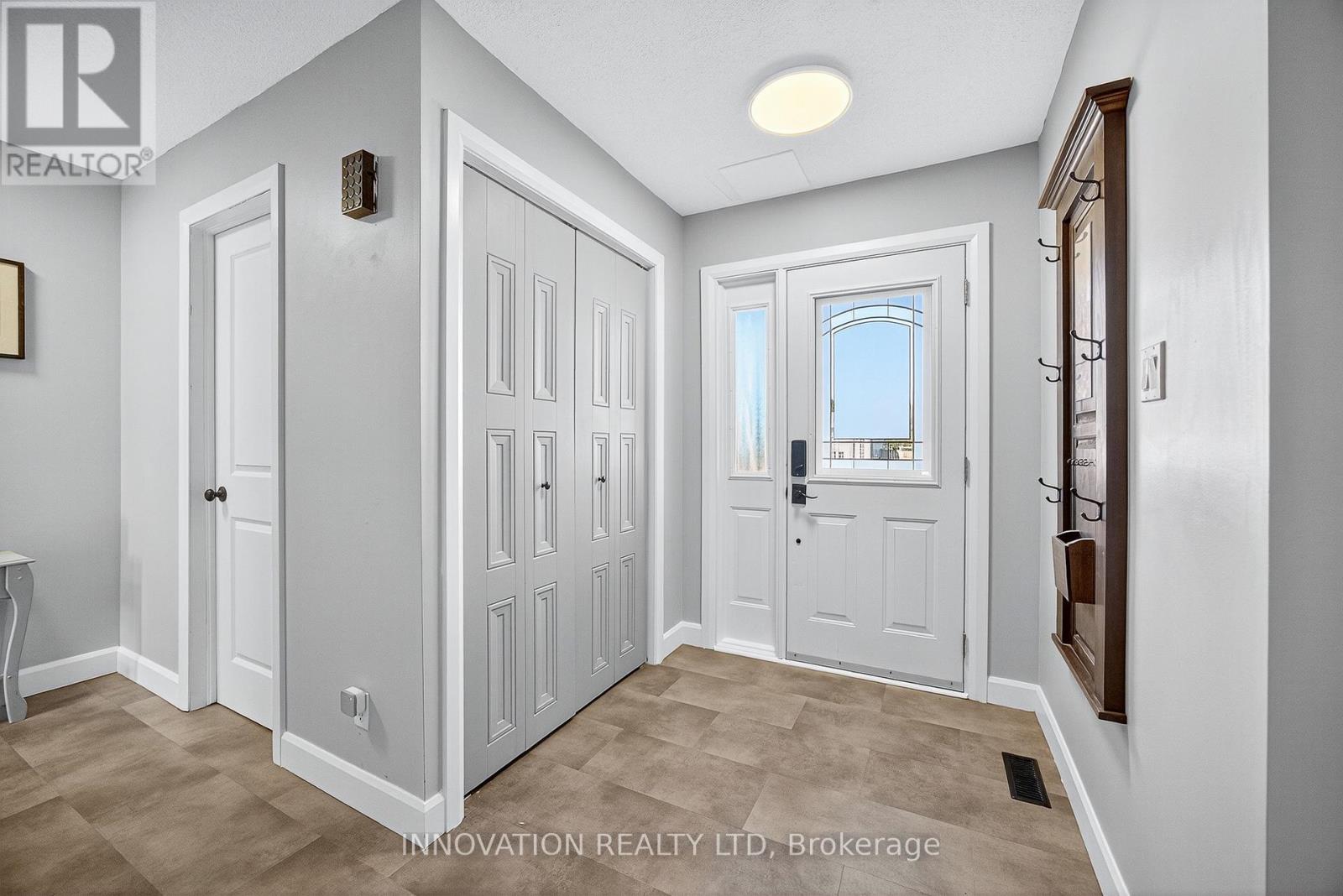 38 Patterson Crescent, Carleton Place, Ontario K7C 4H3 - Photo 3 - X12550734