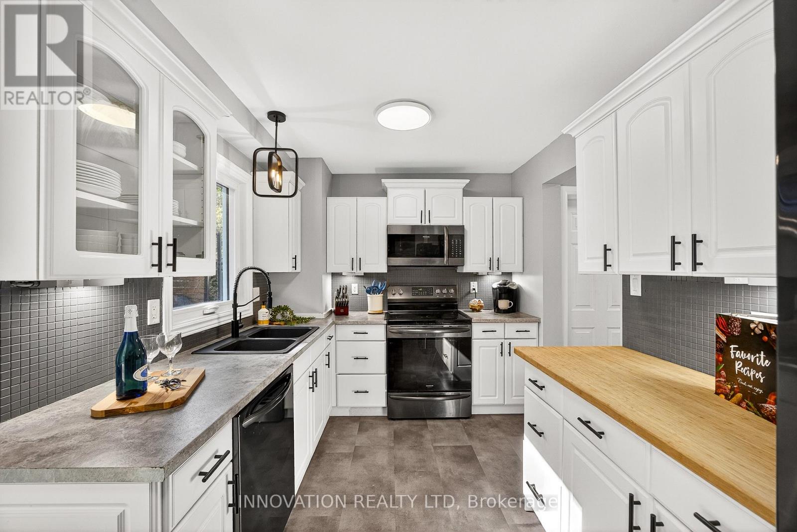 38 Patterson Crescent, Carleton Place, Ontario K7C 4H3 - Photo 8 - X12550734