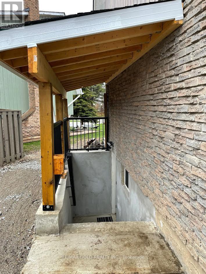 2946 Quetta Mews, Mississauga, Ontario L5N 1Z7 - Photo 4 - W12548860