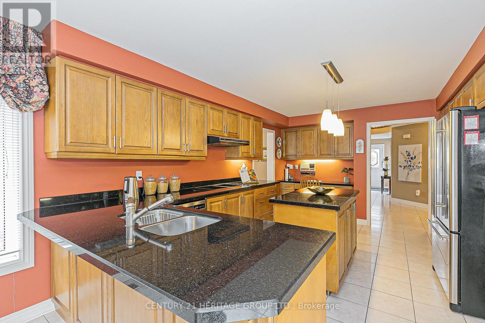 668 Chaleur Place, Newmarket, Ontario  L3X 1L6 - Photo 9 - N12550616