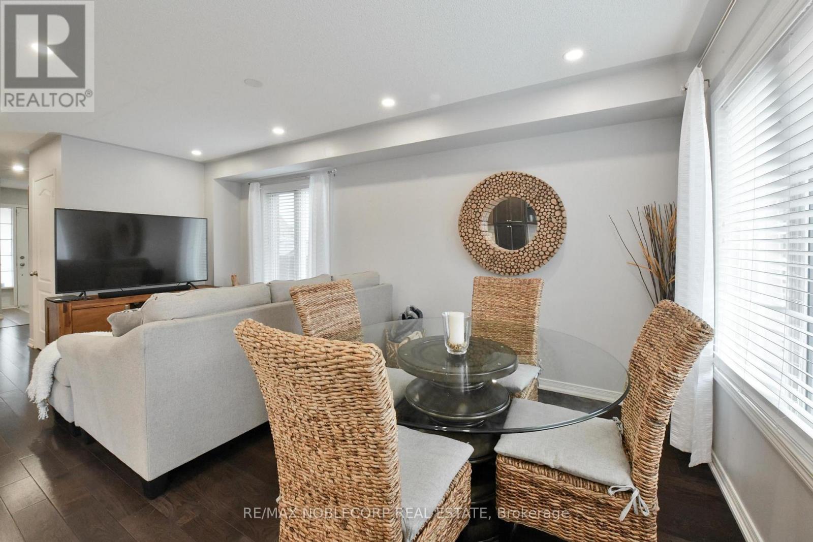 54 Long Street, Bradford West Gwillimbury, Ontario  L3Z 2A4 - Photo 12 - N12550620