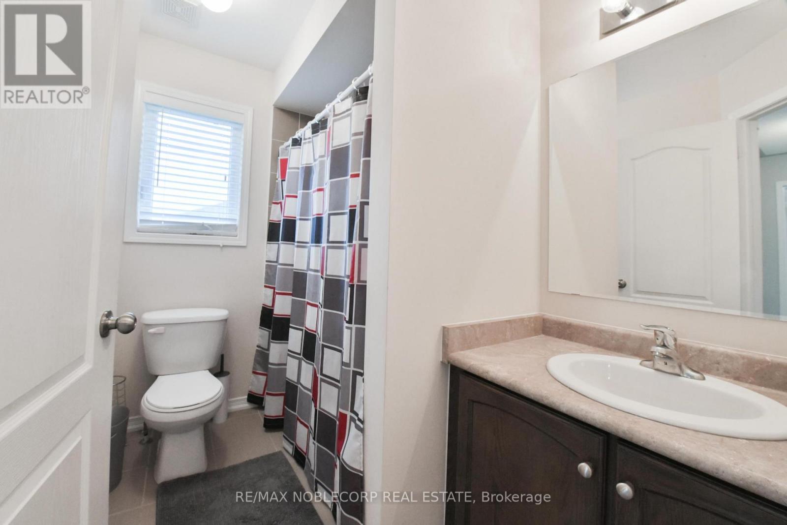 54 Long Street, Bradford West Gwillimbury, Ontario  L3Z 2A4 - Photo 27 - N12550620