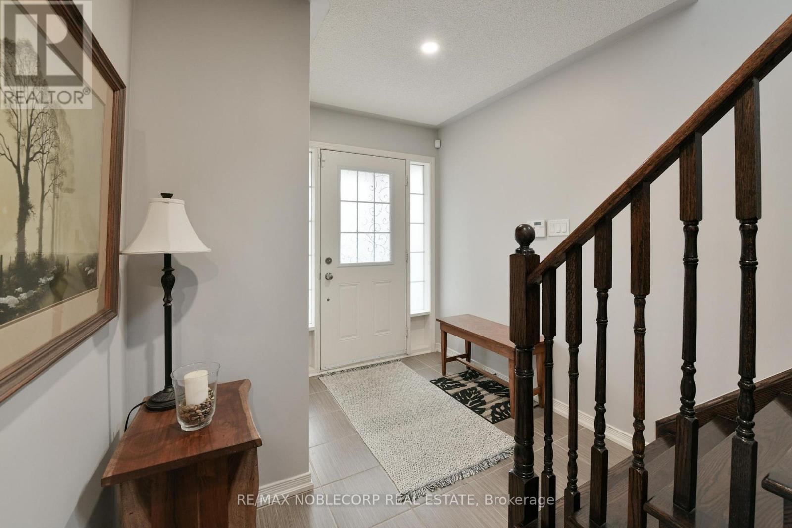 54 Long Street, Bradford West Gwillimbury, Ontario  L3Z 2A4 - Photo 5 - N12550620