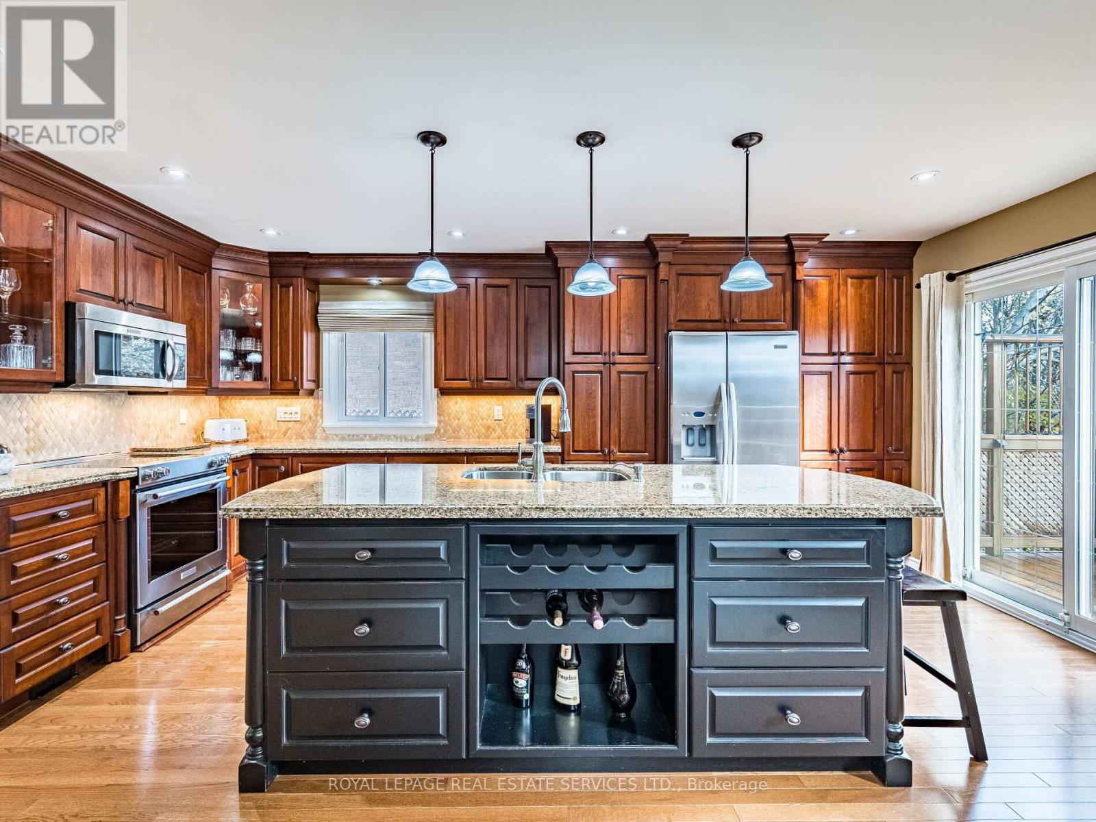 8 Macallister Court, Barrie (Letitia Heights), Ontario  L4N 7M6 - Photo 11 - S12550556