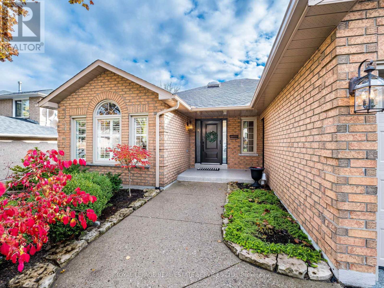 8 Macallister Court, Barrie (Letitia Heights), Ontario  L4N 7M6 - Photo 4 - S12550556