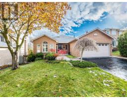 8 MACALLISTER COURT, Barrie, Ontario