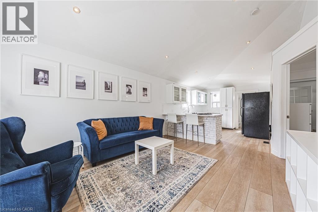 258 West 19th Street, Hamilton, Ontario L9C 4J4 - Photo 1 - 40788469