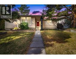 968 Bracewood Rise SW Braeside