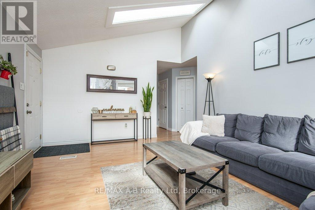 1047 Devonshire Avenue, Woodstock, Ontario N4S 5S1 - Photo 16 - X12550724