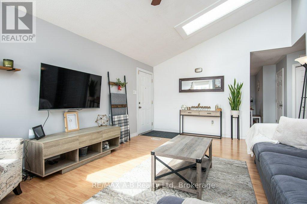 1047 Devonshire Avenue, Woodstock, Ontario N4S 5S1 - Photo 17 - X12550724