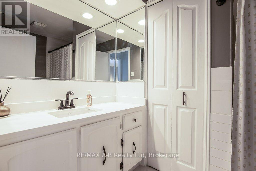 1047 Devonshire Avenue, Woodstock, Ontario N4S 5S1 - Photo 28 - X12550724