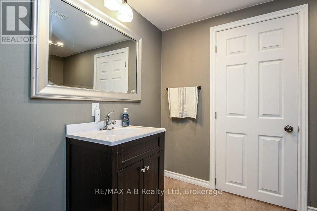 1047 Devonshire Avenue, Woodstock, Ontario N4S 5S1 - Photo 38 - X12550724