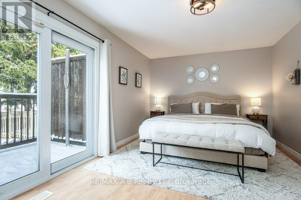 1047 Devonshire Avenue, Woodstock, Ontario N4S 5S1 - Photo 4 - X12550724