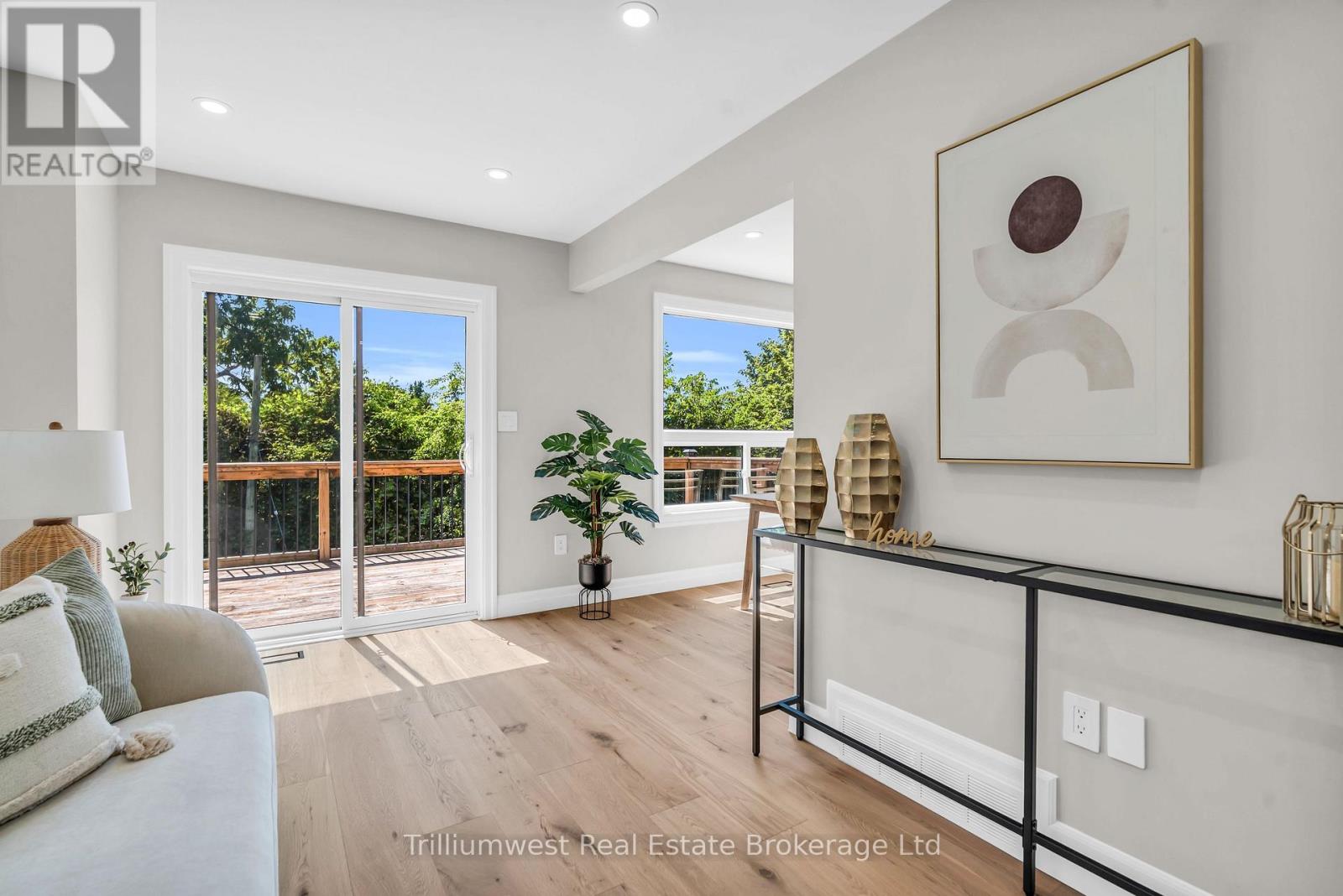 8 Chadwick Avenue, Guelph, Ontario N1H 3E4 - Photo 12 - X12550870