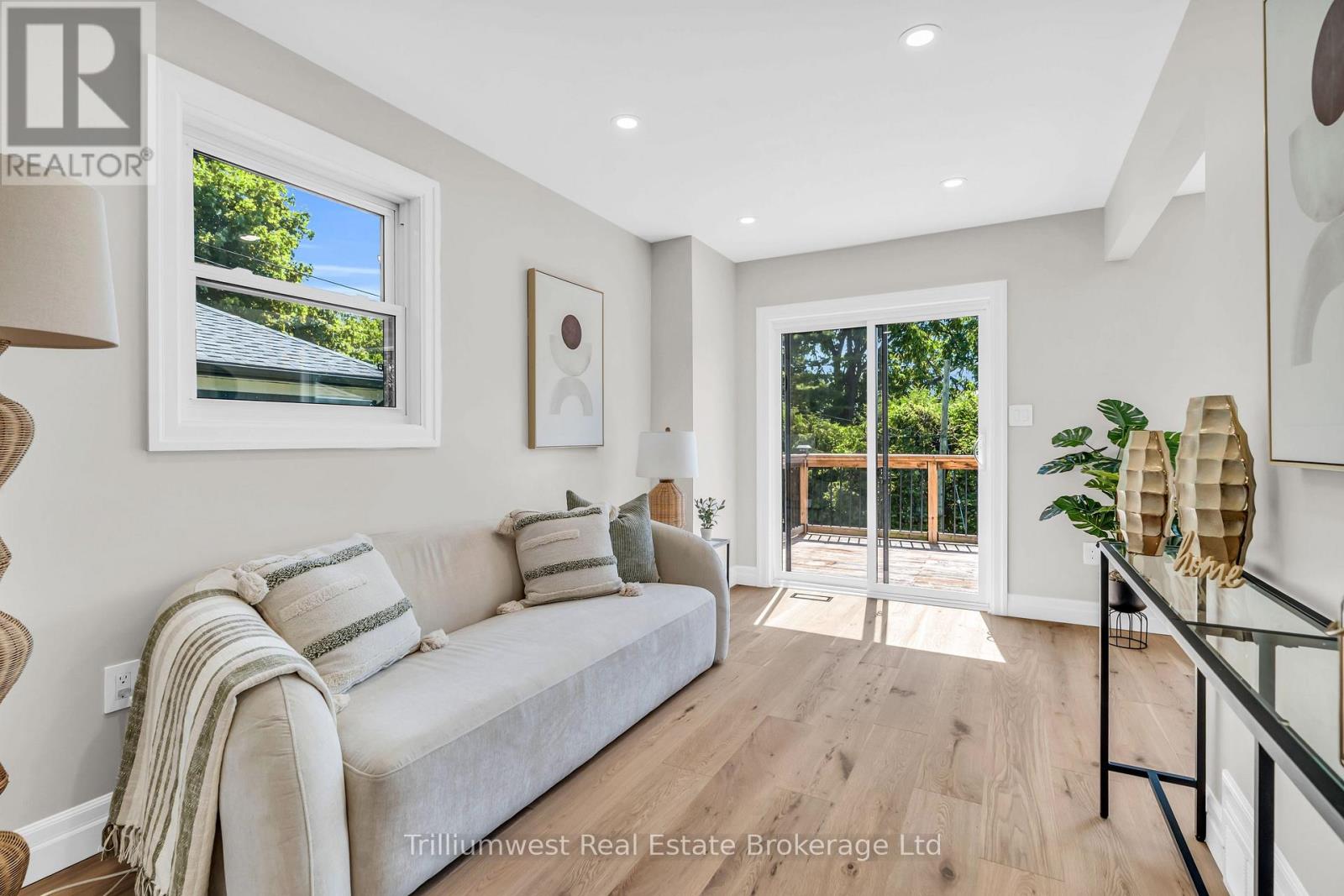 8 Chadwick Avenue, Guelph, Ontario N1H 3E4 - Photo 13 - X12550870