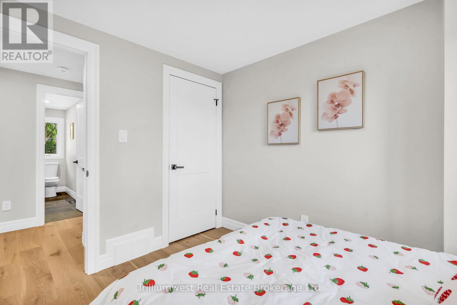 8 Chadwick Avenue, Guelph, Ontario N1H 3E4 - Photo 22 - X12550870