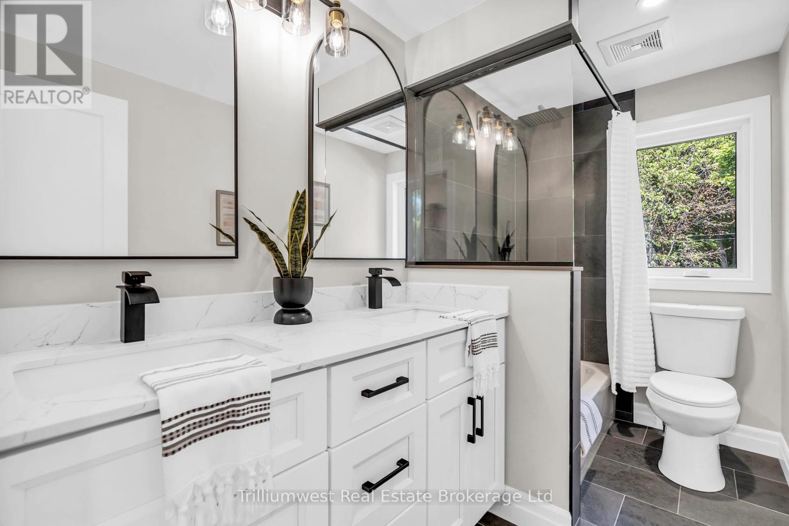 8 Chadwick Avenue, Guelph, Ontario N1H 3E4 - Photo 24 - X12550870