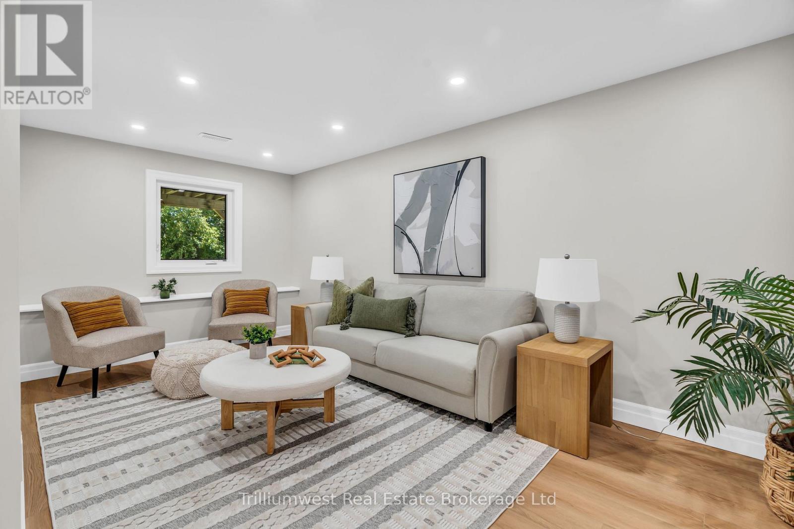 8 Chadwick Avenue, Guelph, Ontario N1H 3E4 - Photo 31 - X12550870