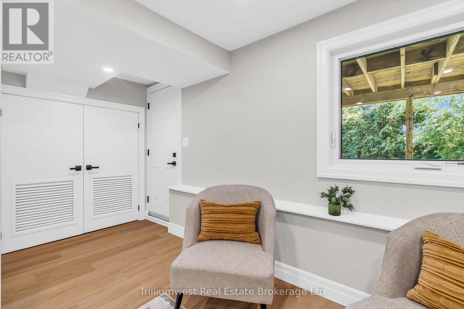 8 Chadwick Avenue, Guelph, Ontario N1H 3E4 - Photo 34 - X12550870