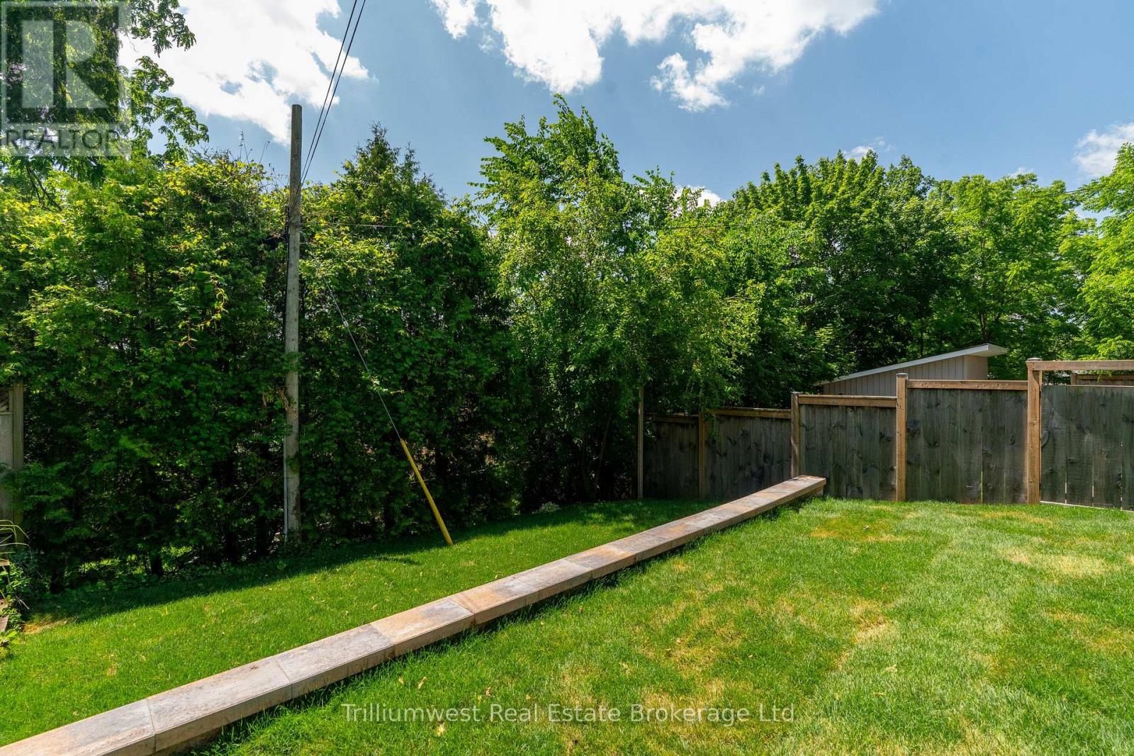 8 Chadwick Avenue, Guelph, Ontario N1H 3E4 - Photo 40 - X12550870