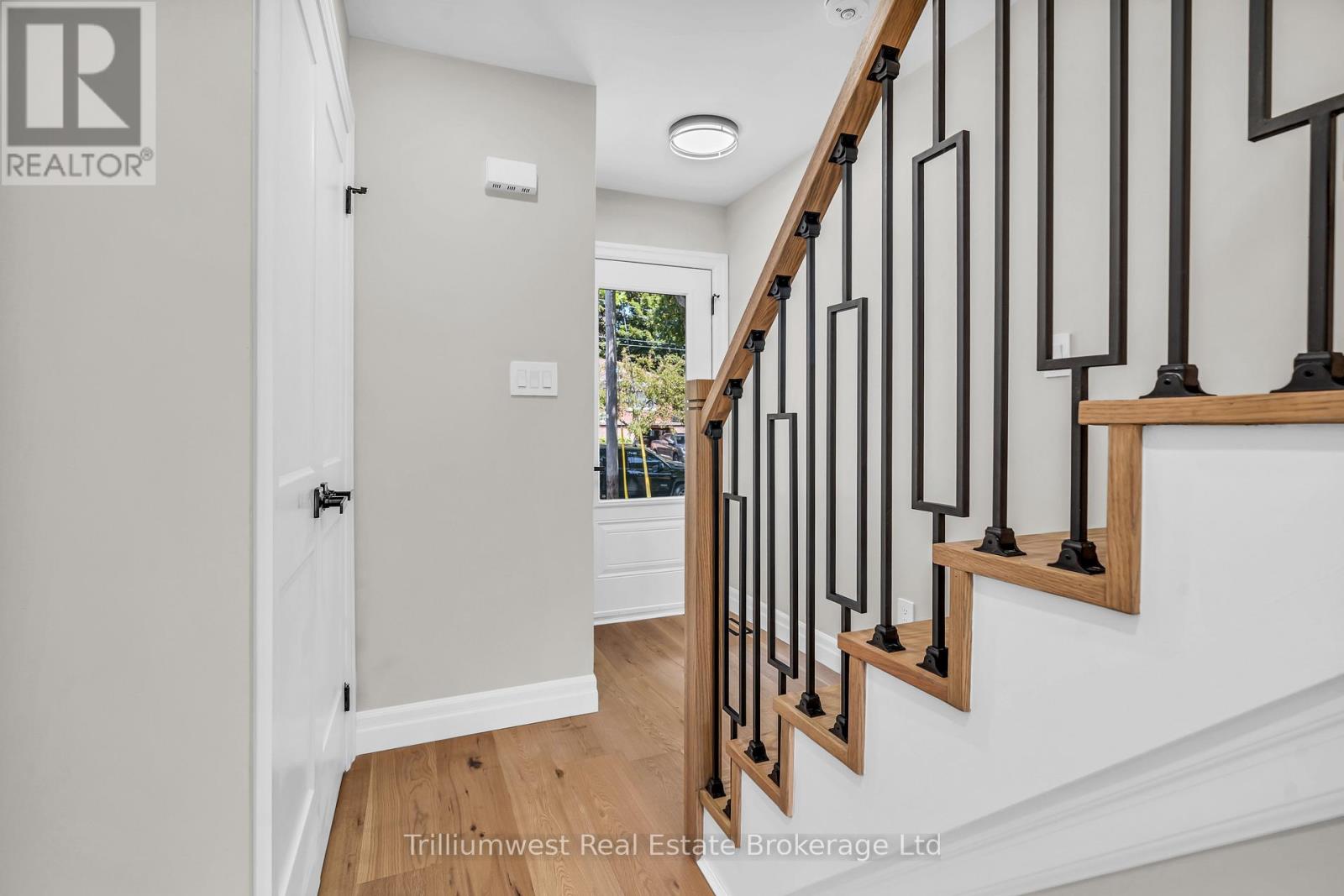 8 Chadwick Avenue, Guelph, Ontario N1H 3E4 - Photo 8 - X12550870