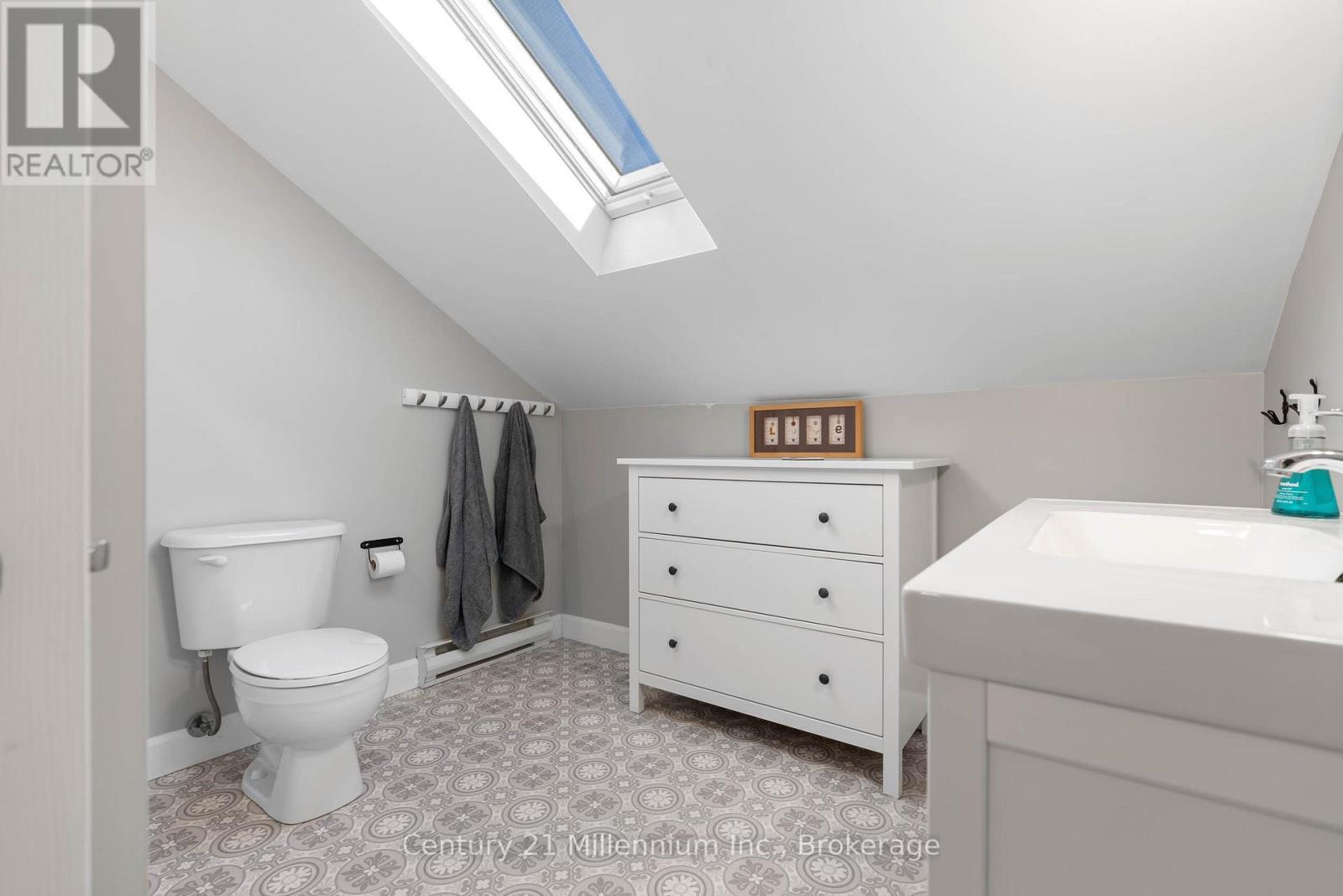 404223 Concession 20, Georgian Bluffs, Ontario N0H 1S0 - Photo 36 - X12550912