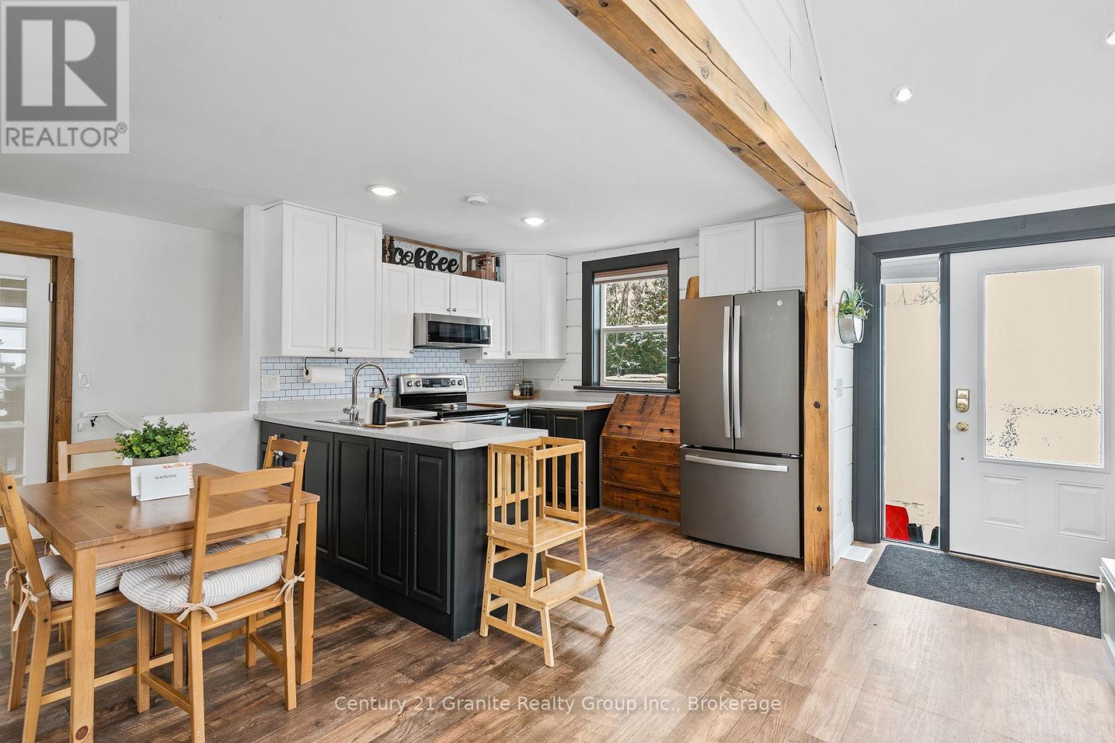 3 Lambs Lane, Kawartha Lakes, Ontario K0M 1G0 - Photo 9 - X12550920