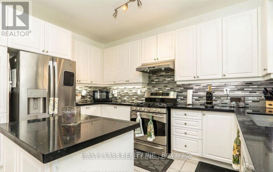 239 Dalgleish Gardens, Milton, Ontario  L9T 6Z8 - Photo 10 - W12550592