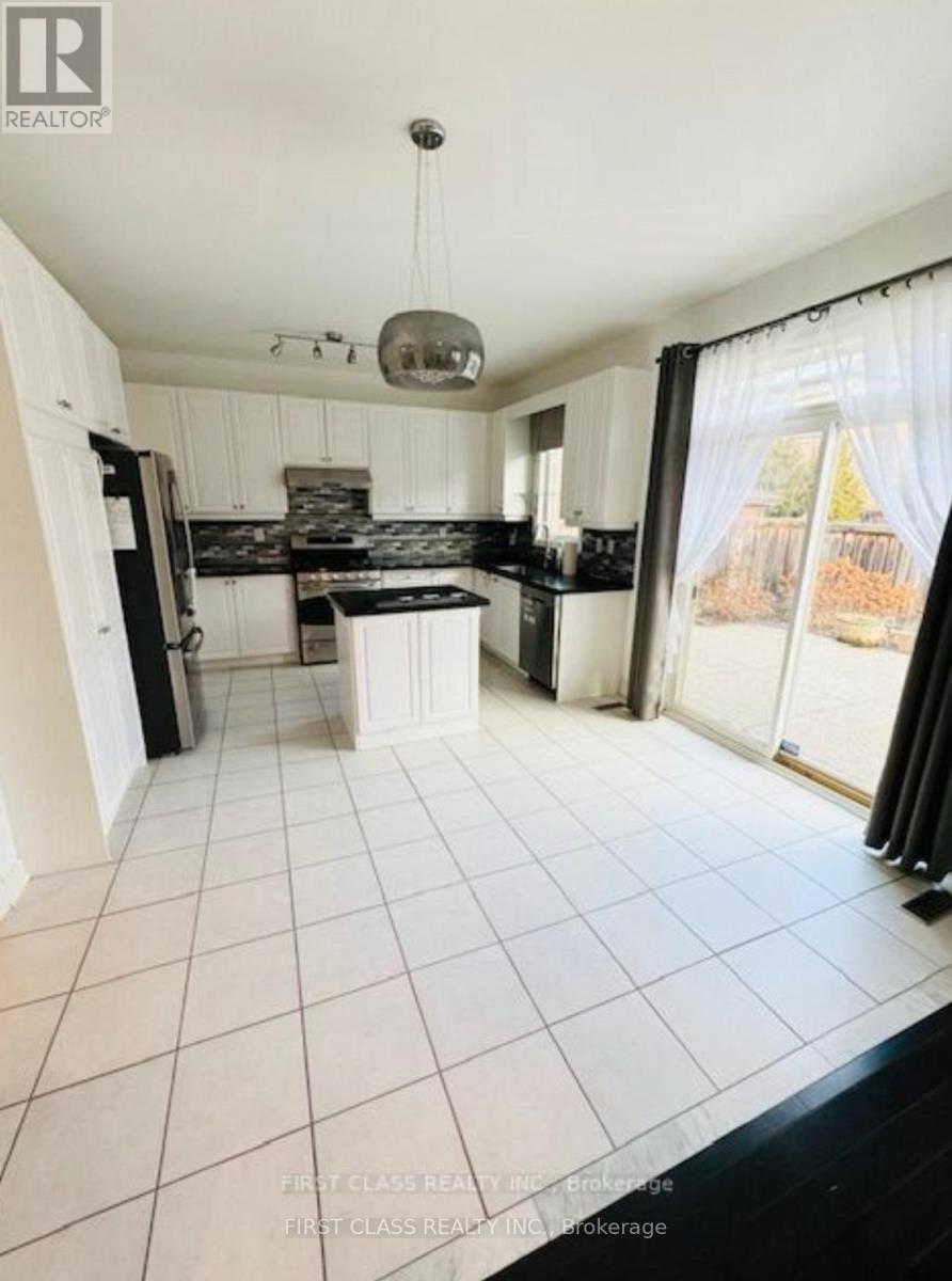 239 Dalgleish Gardens, Milton, Ontario  L9T 6Z8 - Photo 11 - W12550592