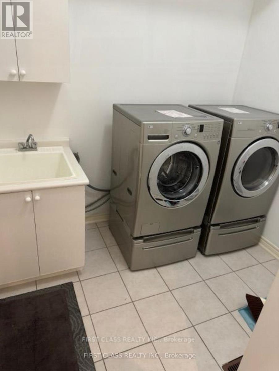 239 Dalgleish Gardens, Milton, Ontario  L9T 6Z8 - Photo 19 - W12550592