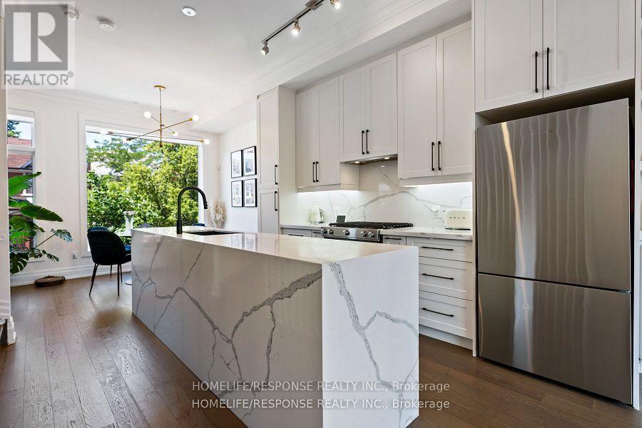 317 Westmoreland Avenue, Toronto, Ontario  M6H 3A4 - Photo 9 - W12550594