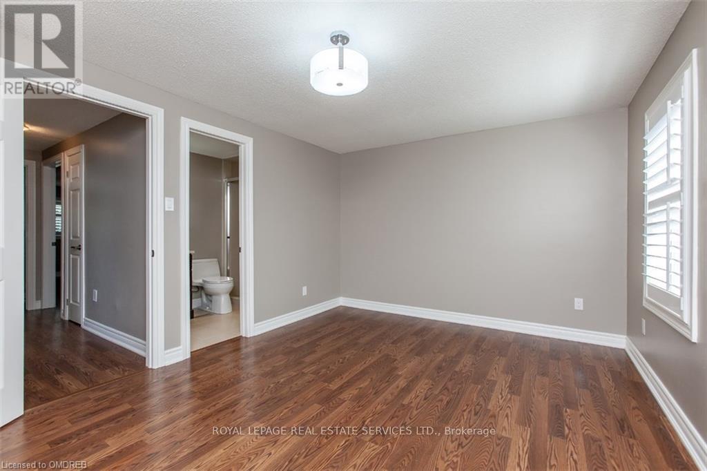 237 Ross Lane, Oakville, Ontario  L6H 5E6 - Photo 17 - W12550614