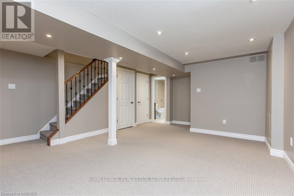 237 Ross Lane, Oakville, Ontario  L6H 5E6 - Photo 19 - W12550614