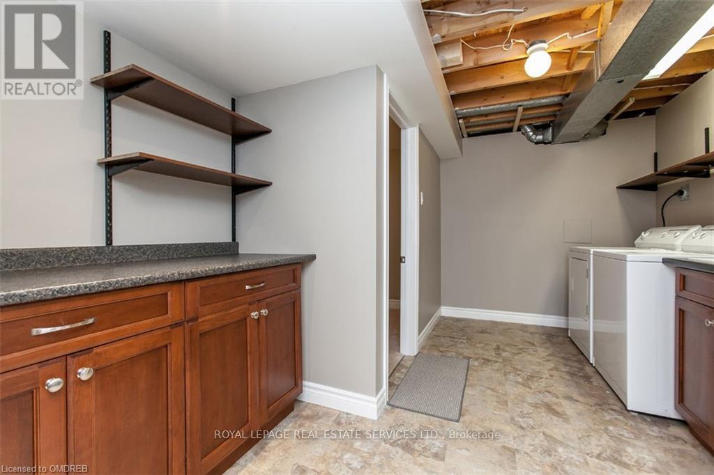 237 Ross Lane, Oakville, Ontario  L6H 5E6 - Photo 21 - W12550614