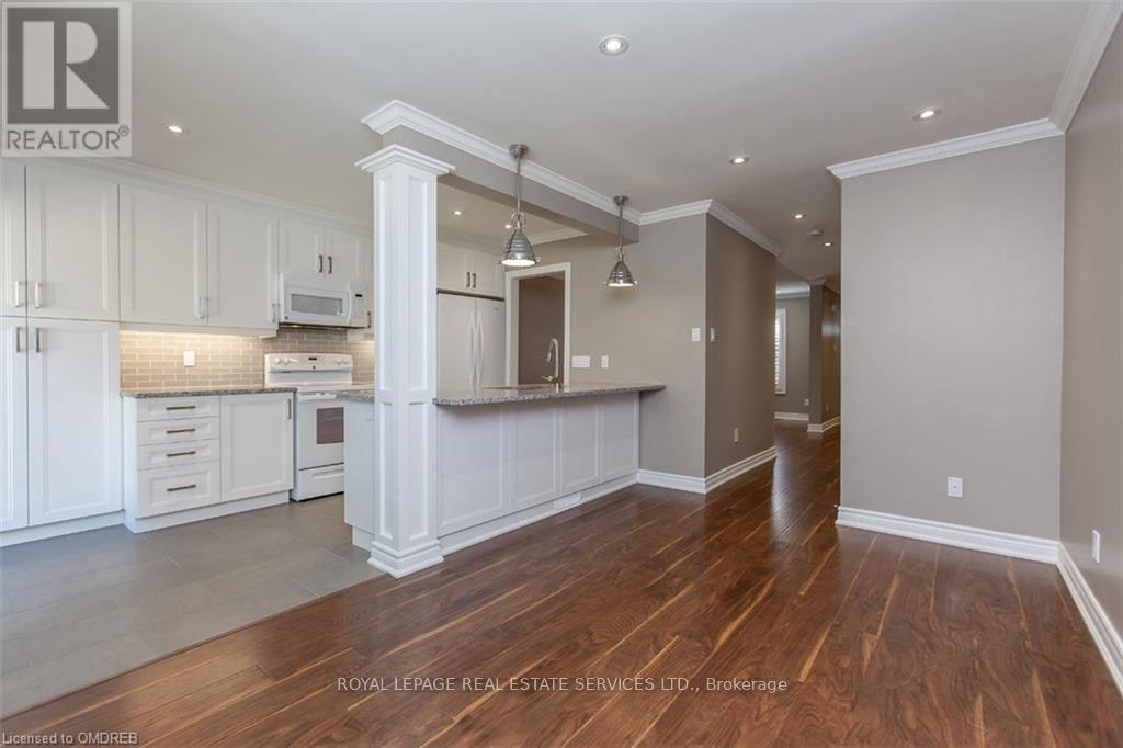 237 Ross Lane, Oakville, Ontario  L6H 5E6 - Photo 6 - W12550614