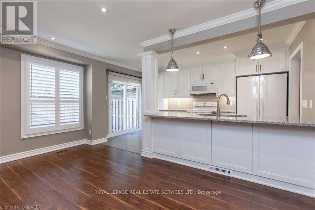 237 Ross Lane, Oakville, Ontario  L6H 5E6 - Photo 7 - W12550614