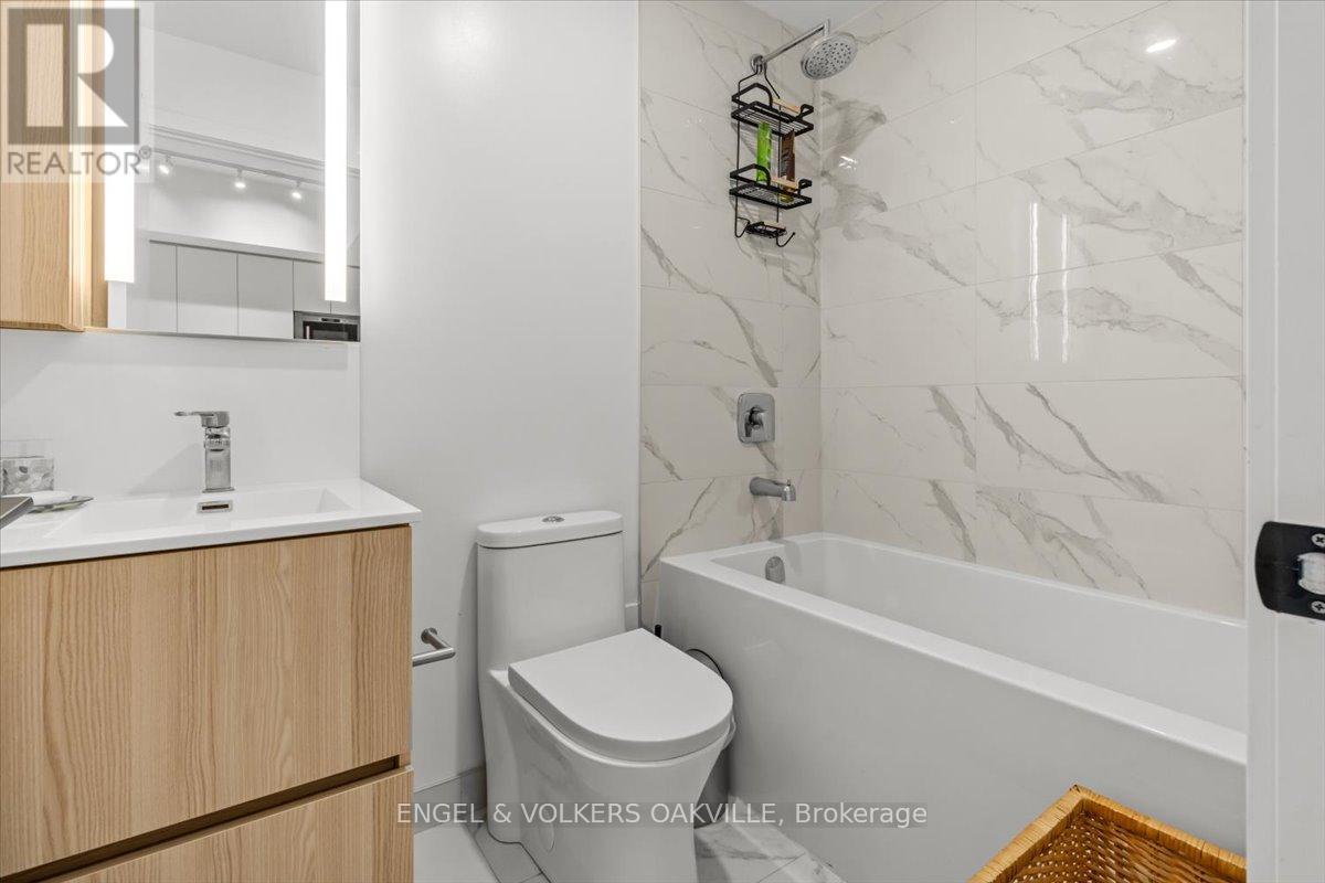 327 - 220 Missinnihe Way, Mississauga, Ontario  L5H 0A9 - Photo 11 - W12550624