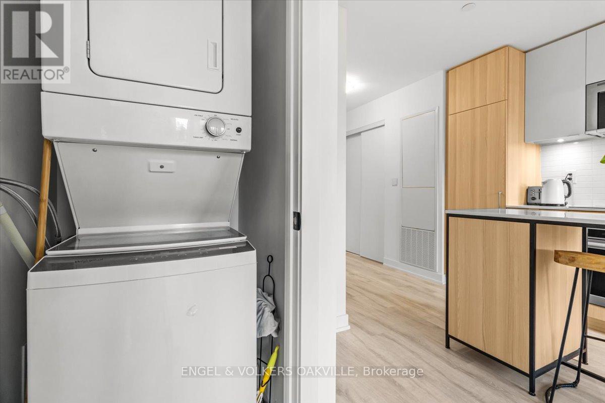 327 - 220 Missinnihe Way, Mississauga, Ontario  L5H 0A9 - Photo 17 - W12550624