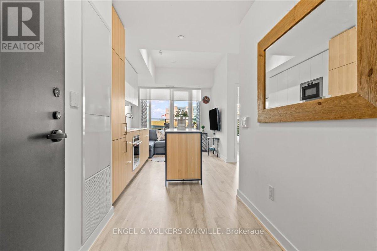 327 - 220 Missinnihe Way, Mississauga, Ontario  L5H 0A9 - Photo 5 - W12550624