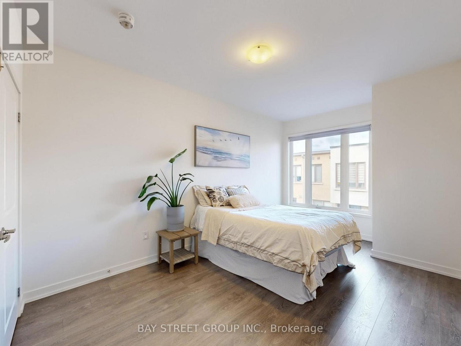 219 Huguenot Road, Oakville, Ontario  L6H 7C3 - Photo 18 - W12550648