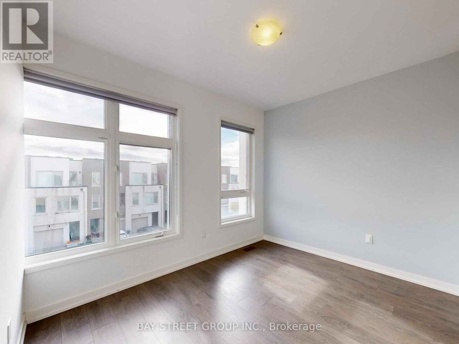 219 Huguenot Road, Oakville, Ontario  L6H 7C3 - Photo 26 - W12550648