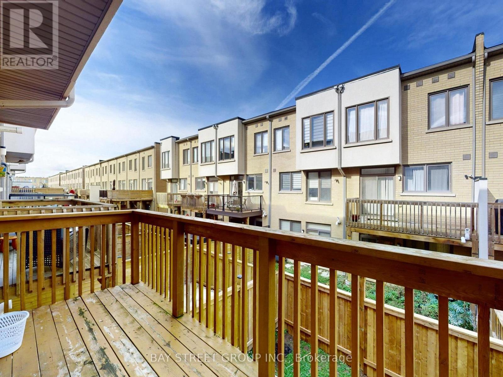 219 Huguenot Road, Oakville, Ontario  L6H 7C3 - Photo 37 - W12550648