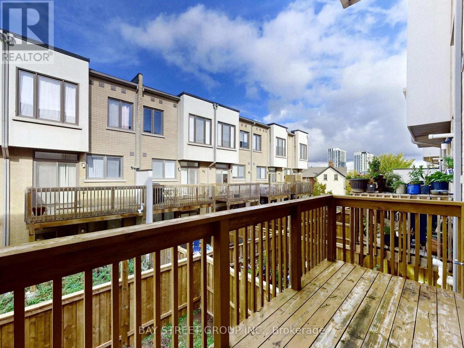 219 Huguenot Road, Oakville, Ontario  L6H 7C3 - Photo 38 - W12550648