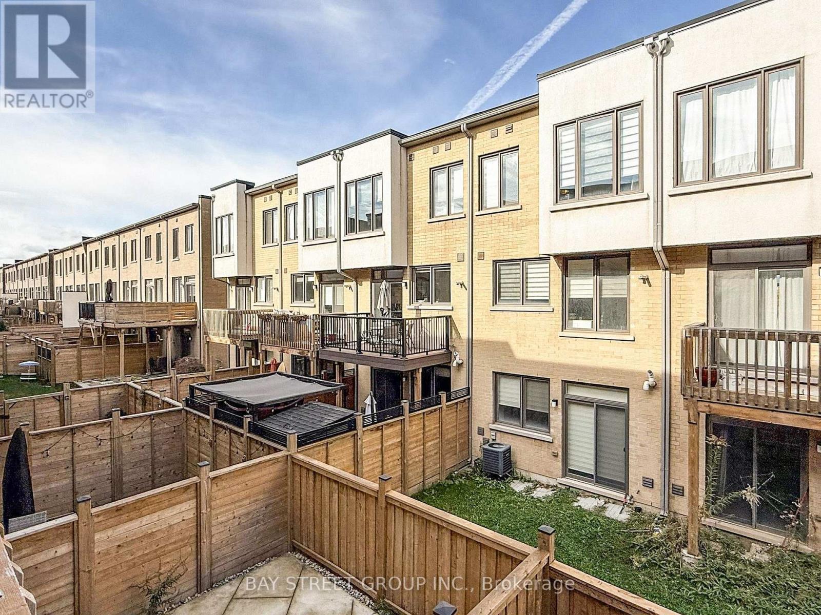 219 Huguenot Road, Oakville, Ontario  L6H 7C3 - Photo 41 - W12550648