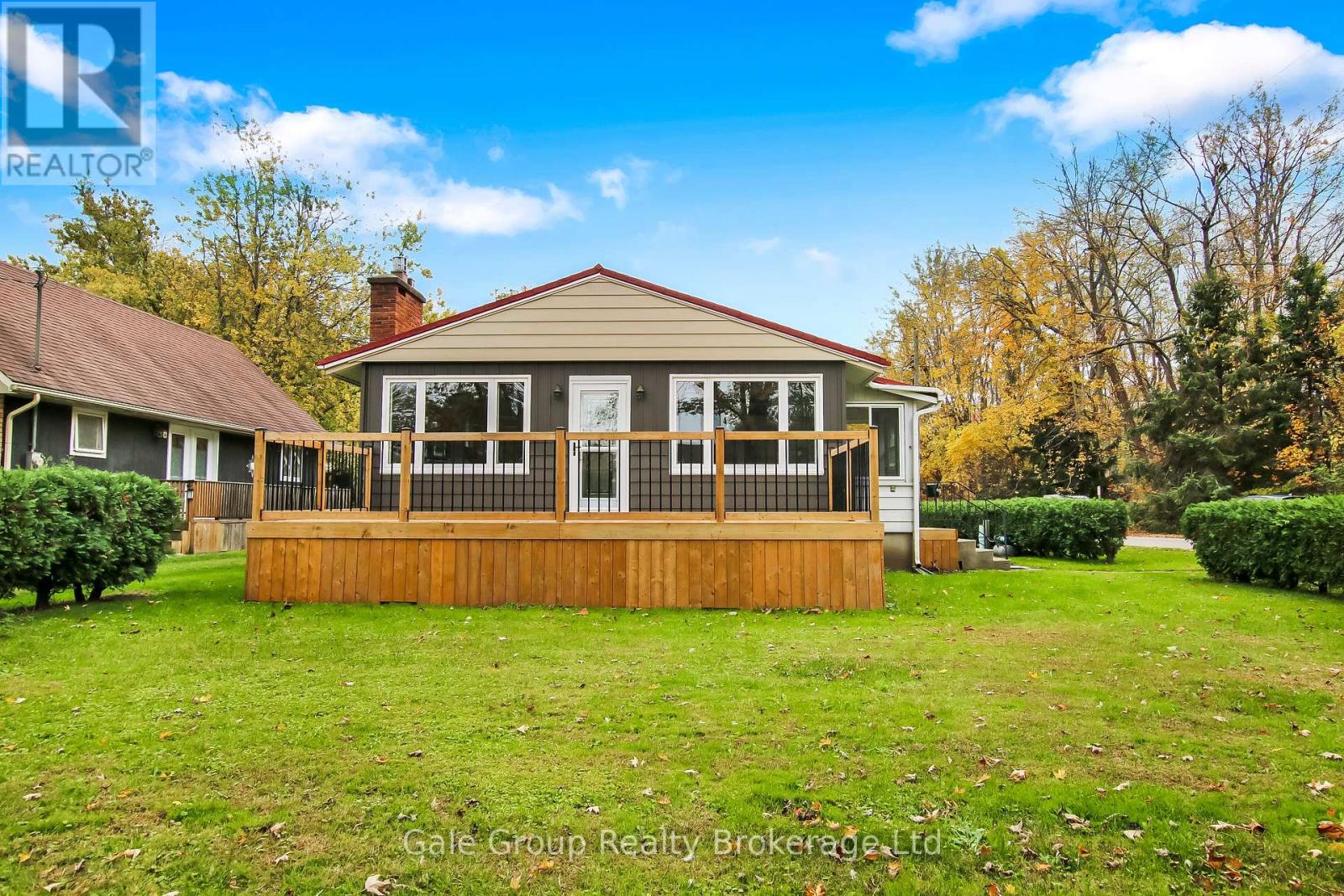 10 Clubhouse Road, Norfolk, Ontario  N0E 1T0 - Photo 2 - X12550756