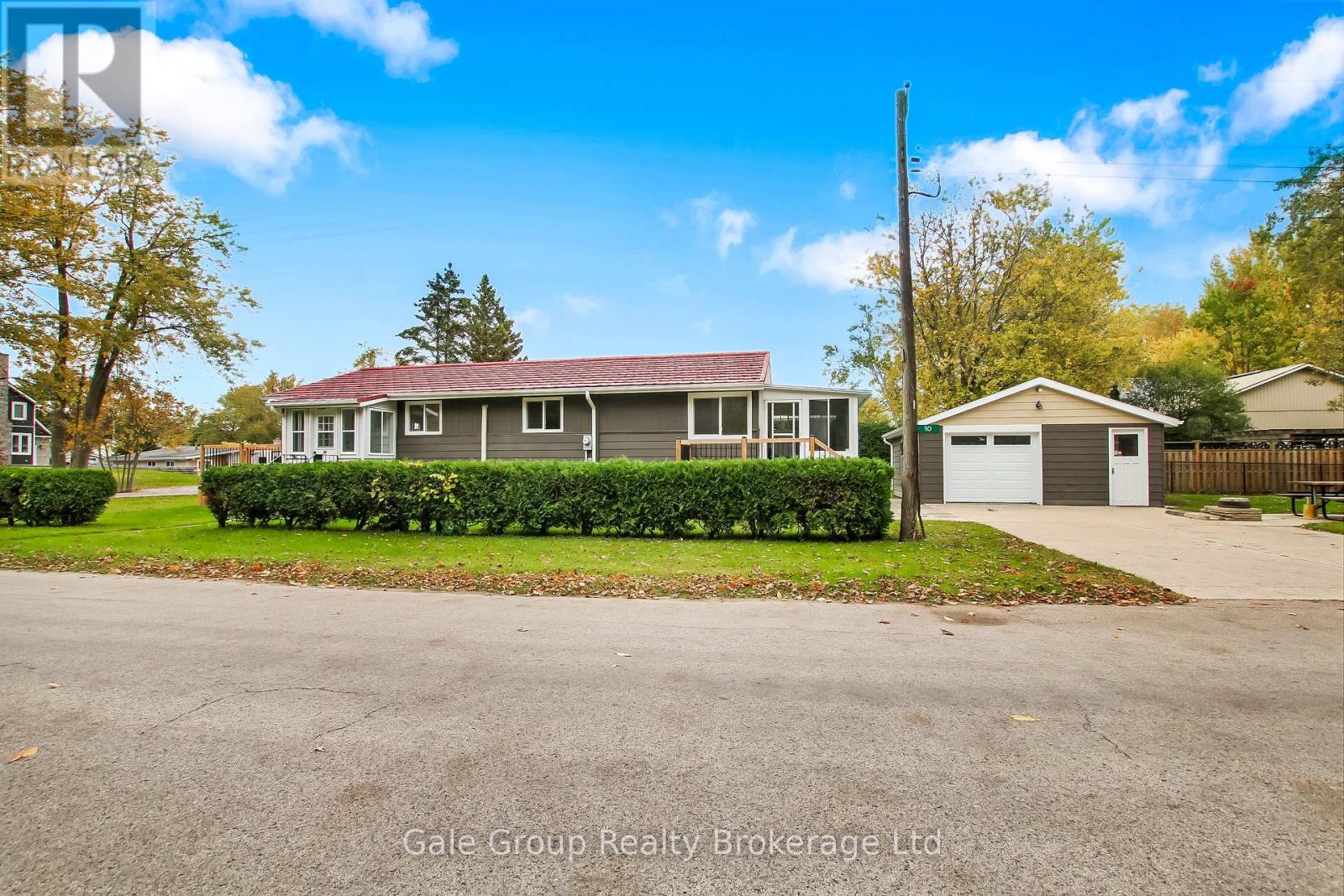 10 Clubhouse Road, Norfolk, Ontario  N0E 1T0 - Photo 3 - X12550756