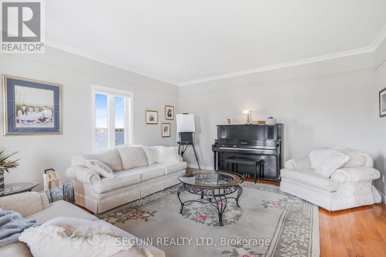 3519 Front Road, East Hawkesbury, Ontario K6A 2R2 - Photo 13 - X12550738