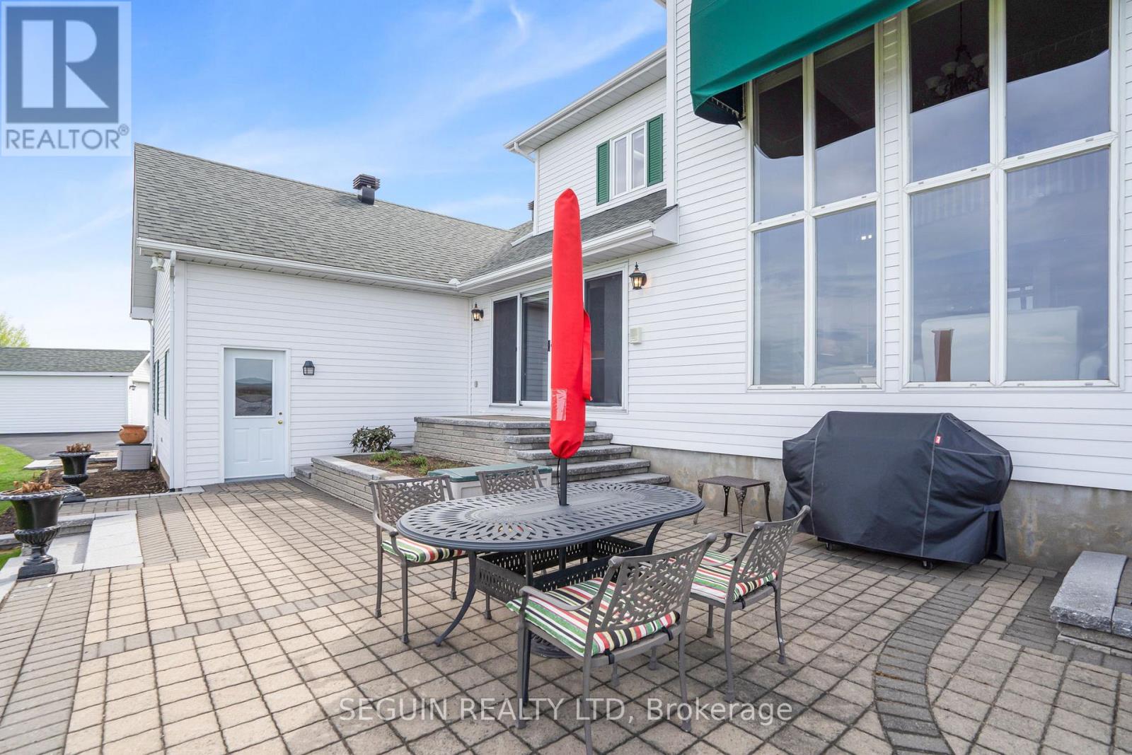 3519 Front Road, East Hawkesbury, Ontario K6A 2R2 - Photo 41 - X12550738